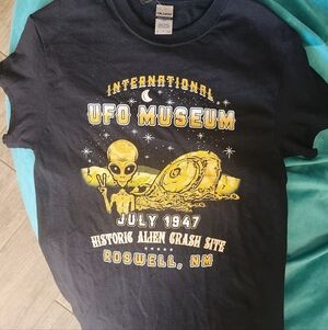 UFO MUSEUM NWT ROSWELL TEE SHIRT